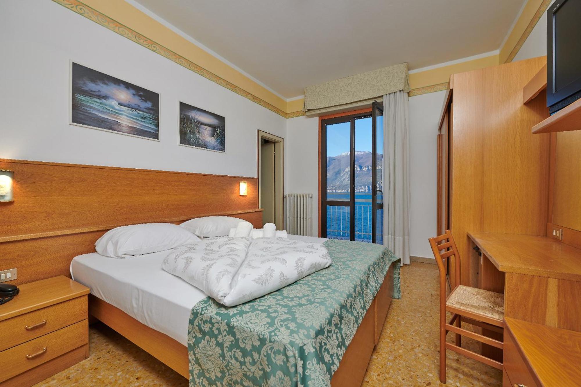 Hotel Eden 브렌조네 술 가르다 객실 사진
