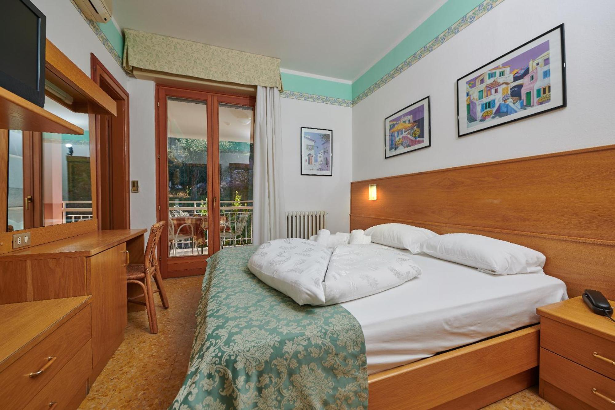 Hotel Eden 브렌조네 술 가르다 객실 사진